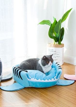 Cozy Shark Den – Dual-Purpose Pet Bed